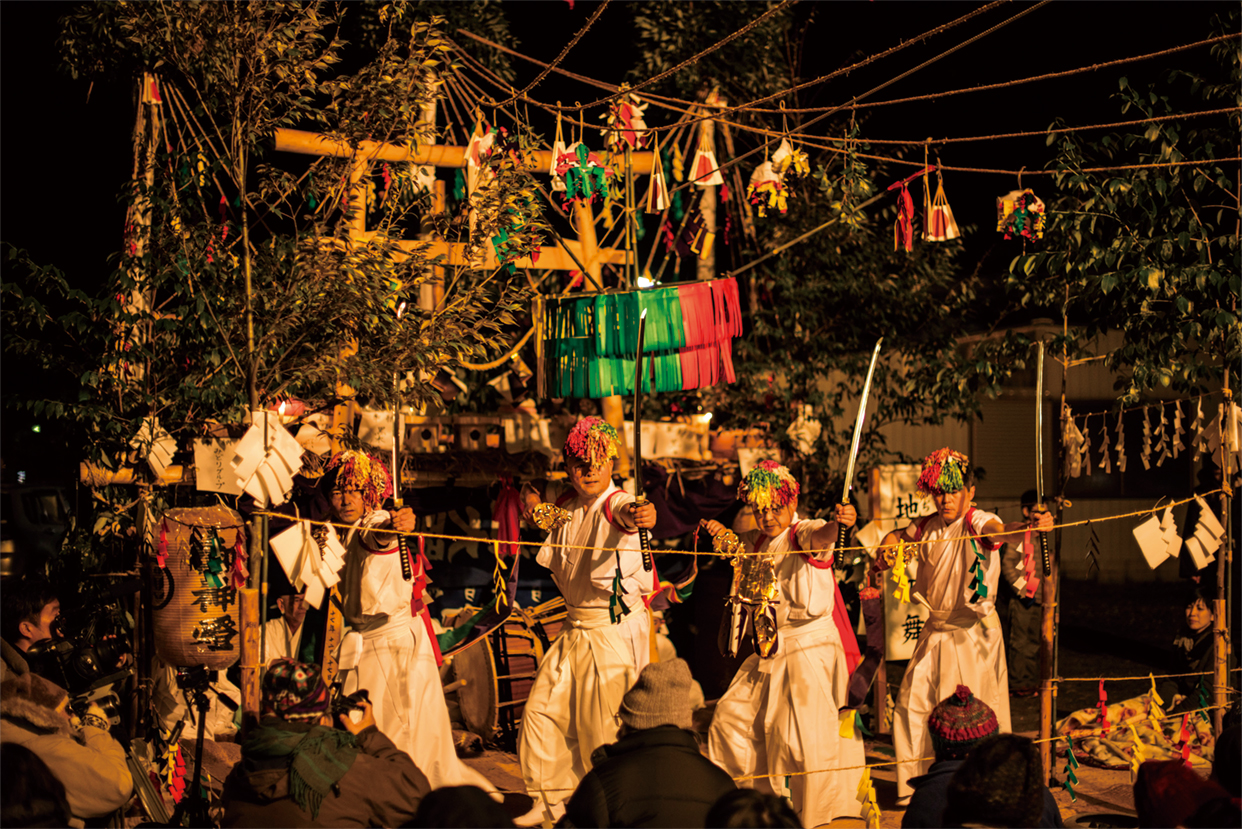 村所神楽「地割」（撮影：五十川満）