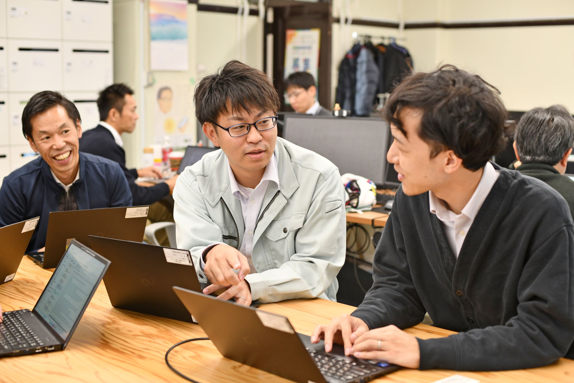 職場の雰囲気 イメージ