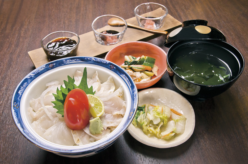 都農ふぐ丼