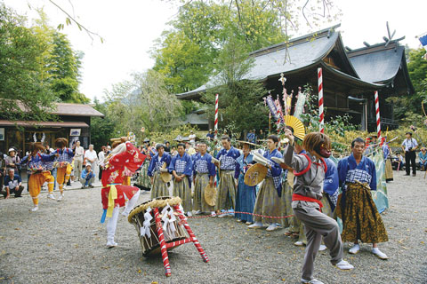 三ヶ所神社例大祭(荒踊)