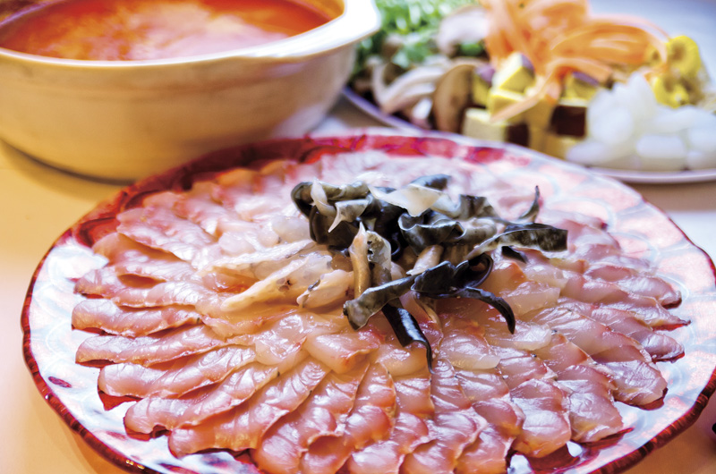 宮崎シロチョウザメのトマト味噌チーズ鍋