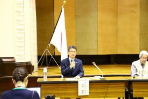 知事写真