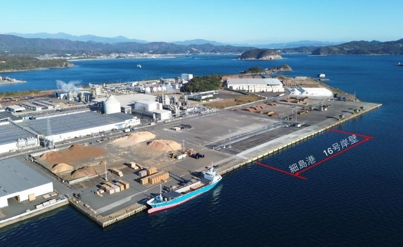 細島港16号岸壁