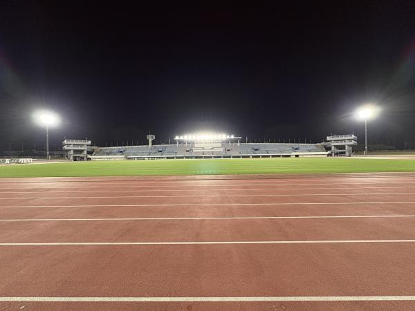 夜間スタンド正面