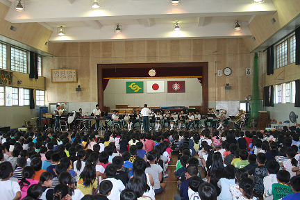 富田小学校鑑賞教室