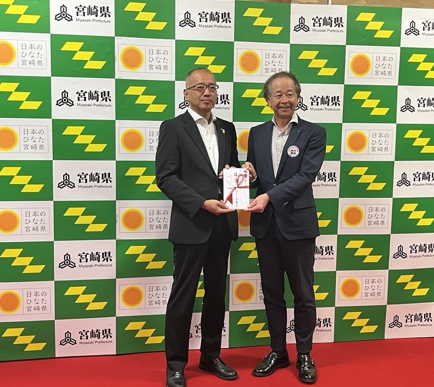 贈呈の様子
