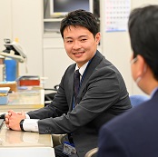 警察官先輩（男性）
