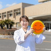 新田 真依子