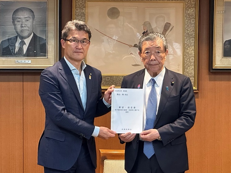 森山氏