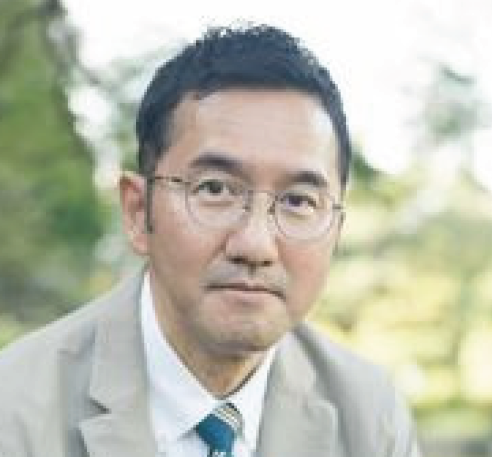 講師