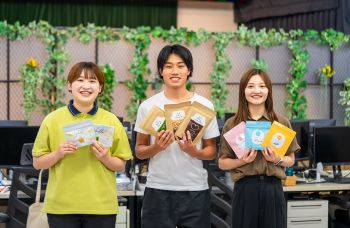 SUNAO製薬商品と社員