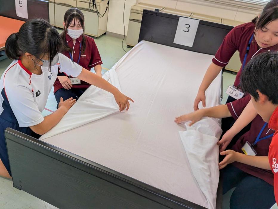 ベッドメイキング