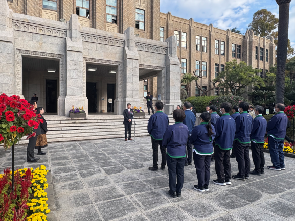 食材配布出発式_1