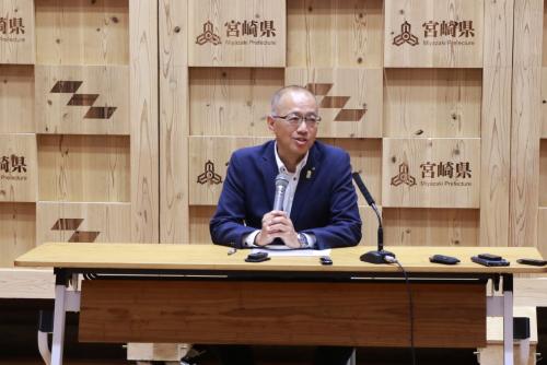 記者会見