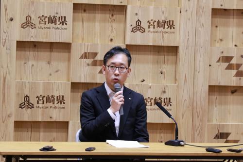 記者会見