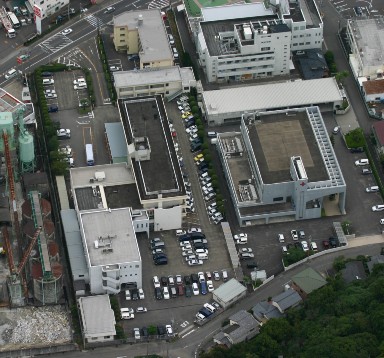宮崎南警察署を上空からみた写真