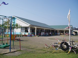 にじ色の海保育園：写真