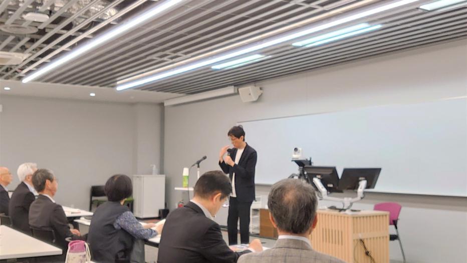 講演