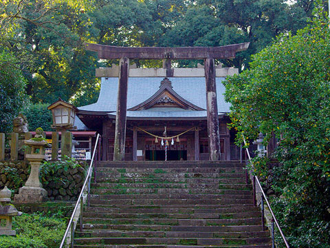 都萬神社