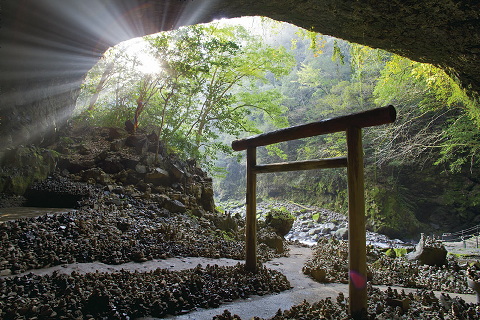 天安河原